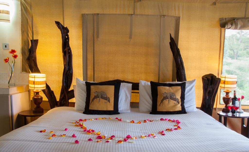 Crater Lake Tented Camp And Game Sanctuary Naivasha Exterior photo